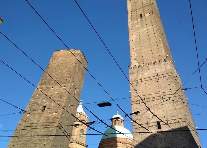 2towers House_centro Storico Di شقة